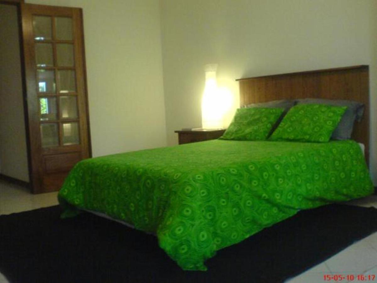Apartment With Private Garden Porto Bilik gambar